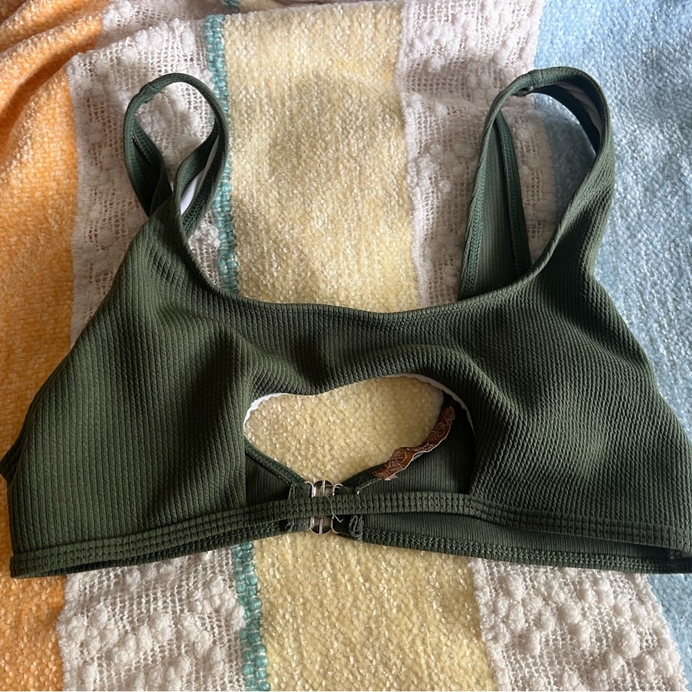 Green coopers closet top